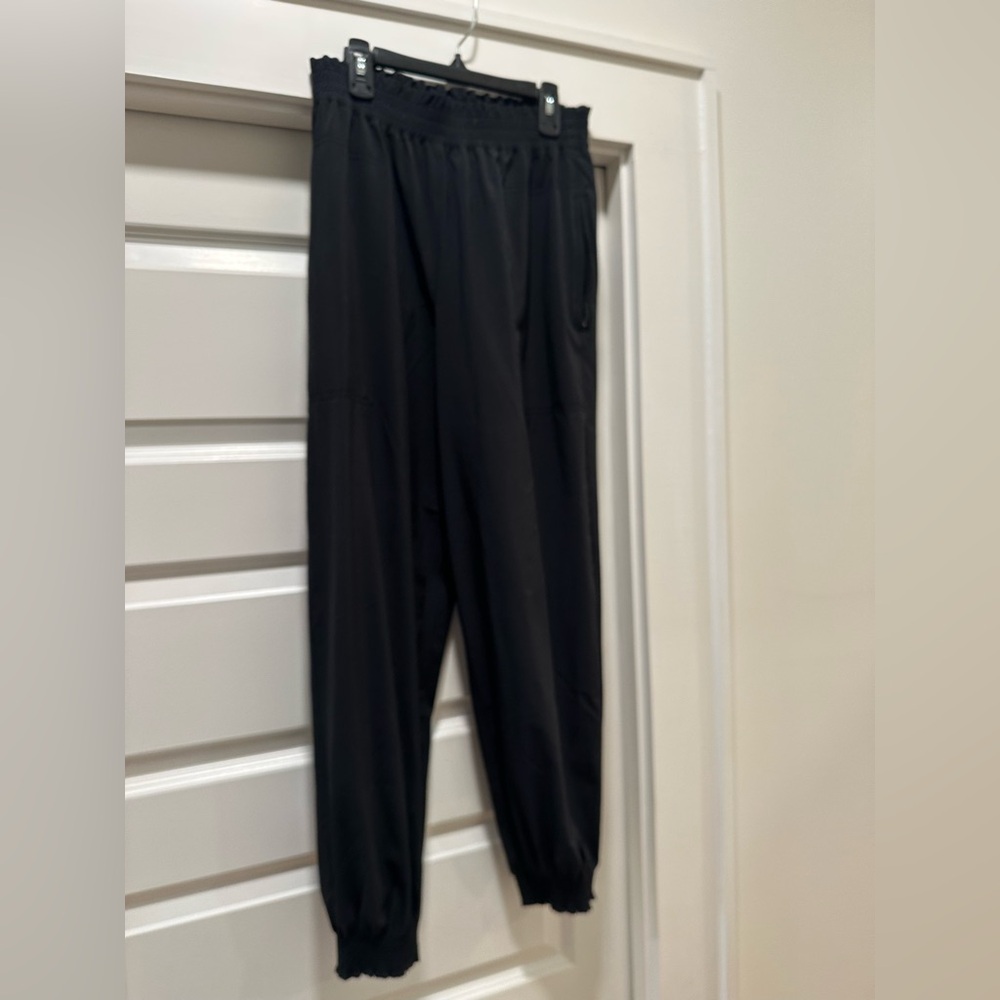 Athleta joggers size 8. Black
